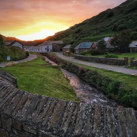 Oda ve Kahvaltı The Riverside Boscastle